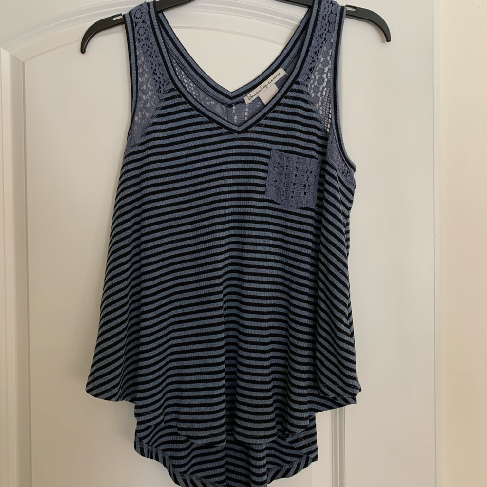 strip print tank top